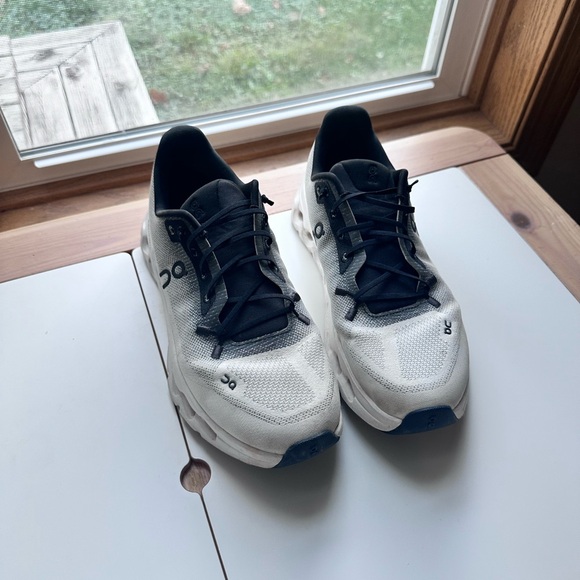 On Running Shoes - On Running Women's Cloudtilt Size 9